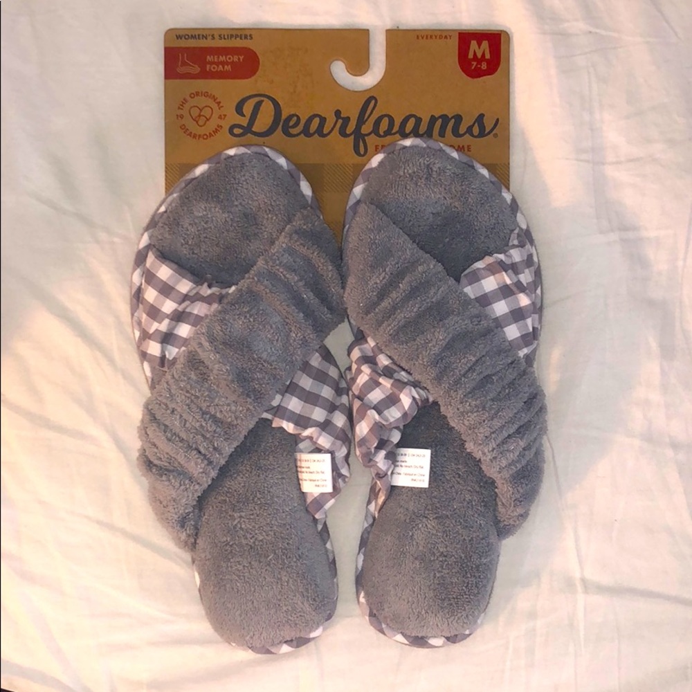 Dearfoams comfy and soft home women‘s slippers